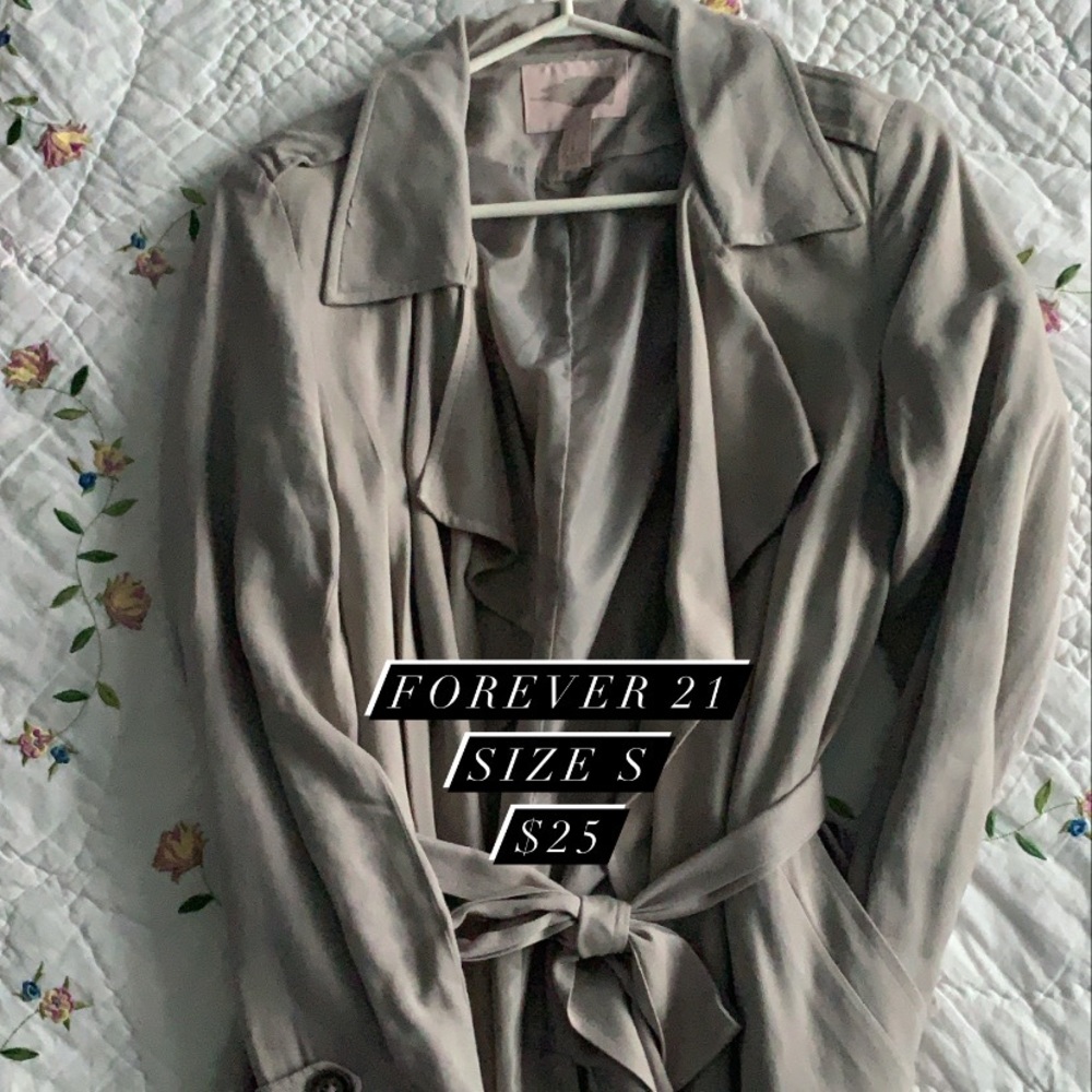 MULTIPLE DRESS CLOTHES - Picture 3 of 6
